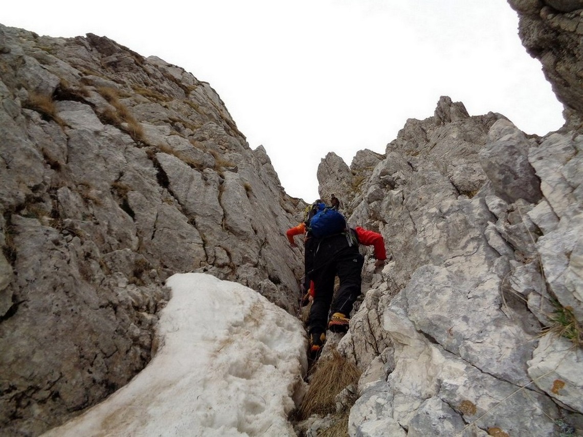 Ci aspetta il canale con passaggi di 2° grado