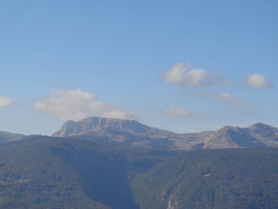 Il Monte Meta sulla sinistra