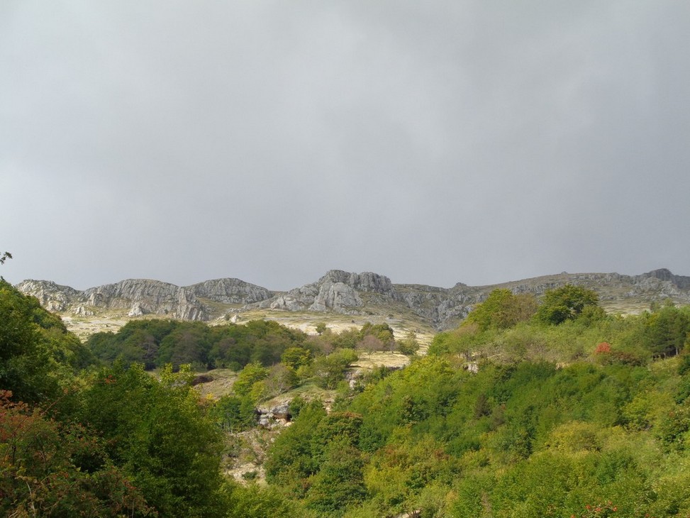 Siamo passati in mezzo a quelle rocce