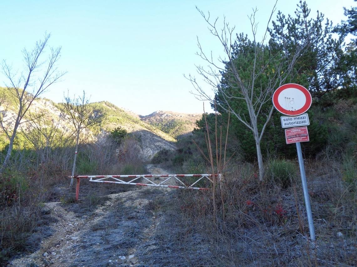 La sbarra da oltrepassare