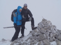 Nebbia, Neve e Vento non fermano il sorriso di Federica: Raggiunta la Cima di Monte Palombo del PNALM (Alt.2013m)