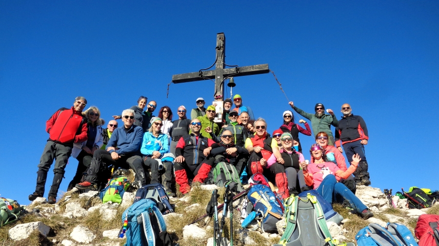 La traversata della Serra di Celano per la festa Natalizia con gli amici di montagna del Centro-Sud