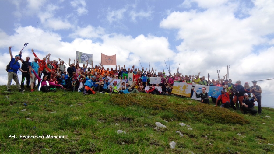 Organizzare l'8° Raduno in Montagna del Club 2000m per il Costone della Cerasa sul Velino-Sirente