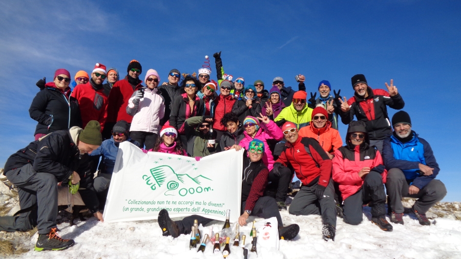 Buon Natale con 30 Anime d'Appennino per l'anello del Monte Puzzillo dal Rifugio Alantino