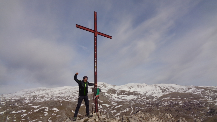 Solitaria ricognizione sul balcone delle Gole di Celano con il grande anello per il Monte Secino-Etra-Savina