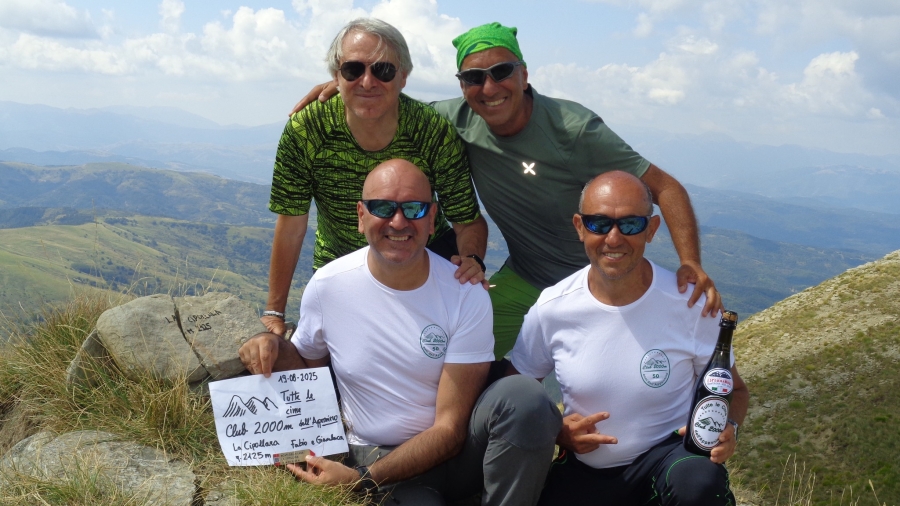 Sulla Cipollara dei Monti della Laga e la Cascata dell'Ortanza per TUTTE le cime Over 2000 metri di TUTTO l'Appennino Italiano degli AE CAI LANCIANO Gianluca Iurisci e Fabio Sireni