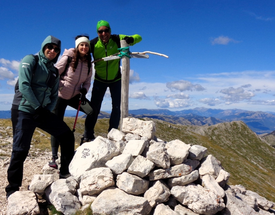 Con la purezza di Ilaria e la franchezza di Lorenzo per l'anello della cima del Monte Puzzillo sul Velino-Sirente